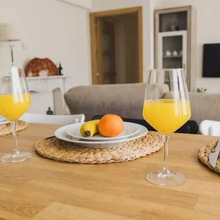 Apartment Getaway - Near Park, Beaches & Cies